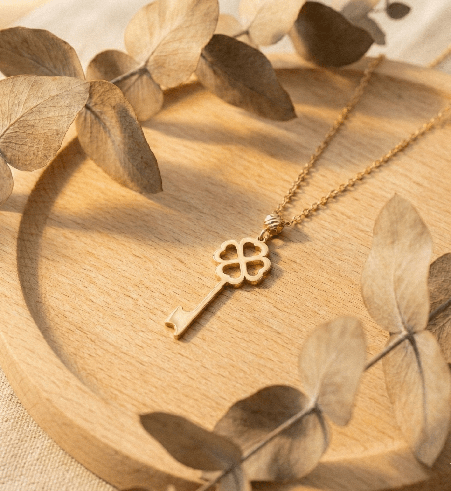 14K Äkta Guld Nyckel Halsband Dam – Fyrklöver Lycko Halsband i 585 Guld - Noxlookjewelry
