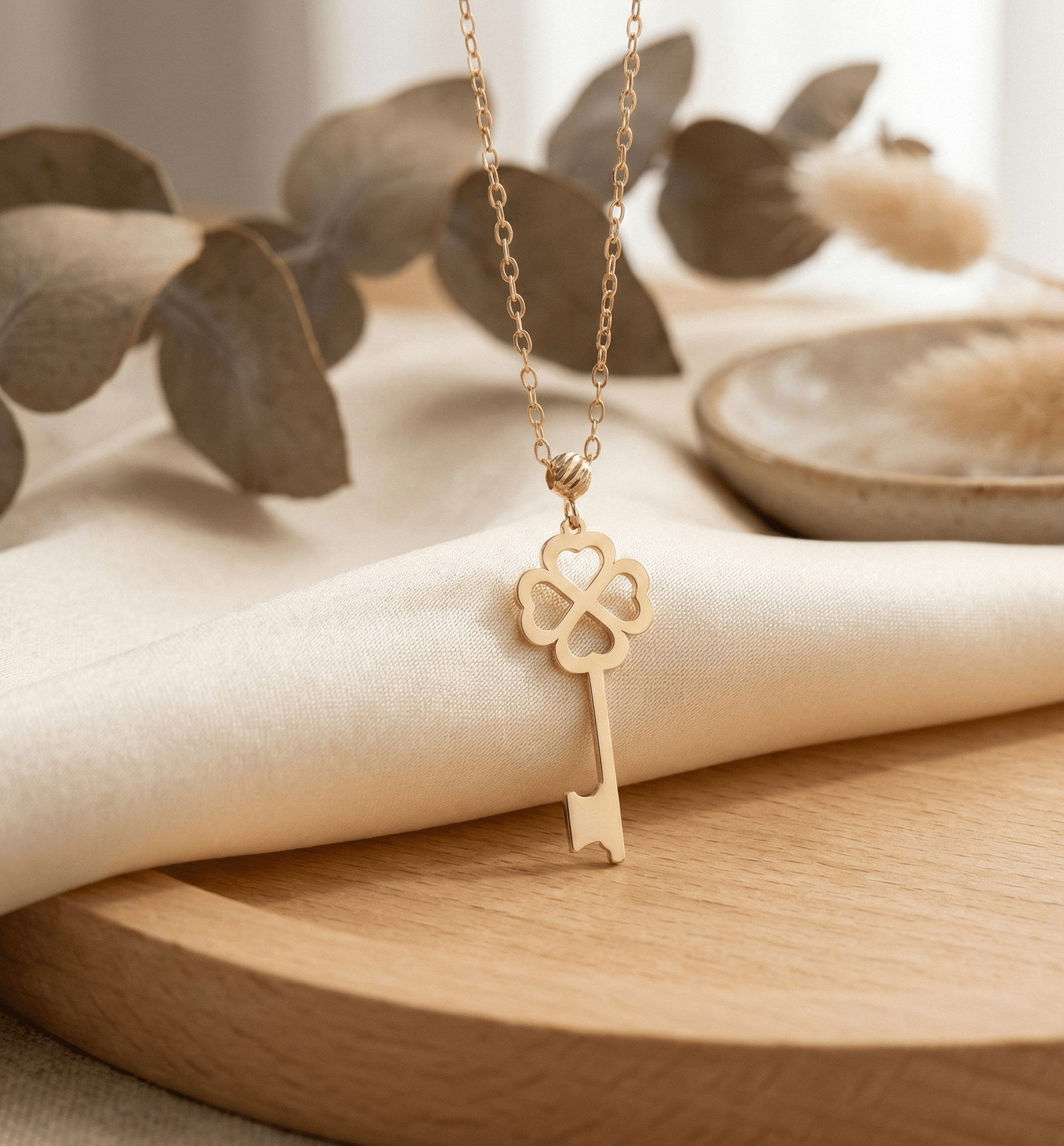 14K Äkta Guld Nyckel Halsband Dam – Fyrklöver Lycko Halsband i 585 Guld - Noxlookjewelry
