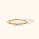 14K Äkta Guld Ring Dam med Baguette Sten – Elegant Tunn Guldring med Pavé Stenar - Noxlookjewelry