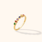 14K Äkta Guld Ring Dam med Färgade Stenar – Elegant Regnbågsring i Modern Design - Noxlookjewelry