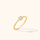 14K Äkta Guld Ring Dam med Fyrkantig Sten – Elegant Minimalistisk Solitärring - Noxlookjewelry