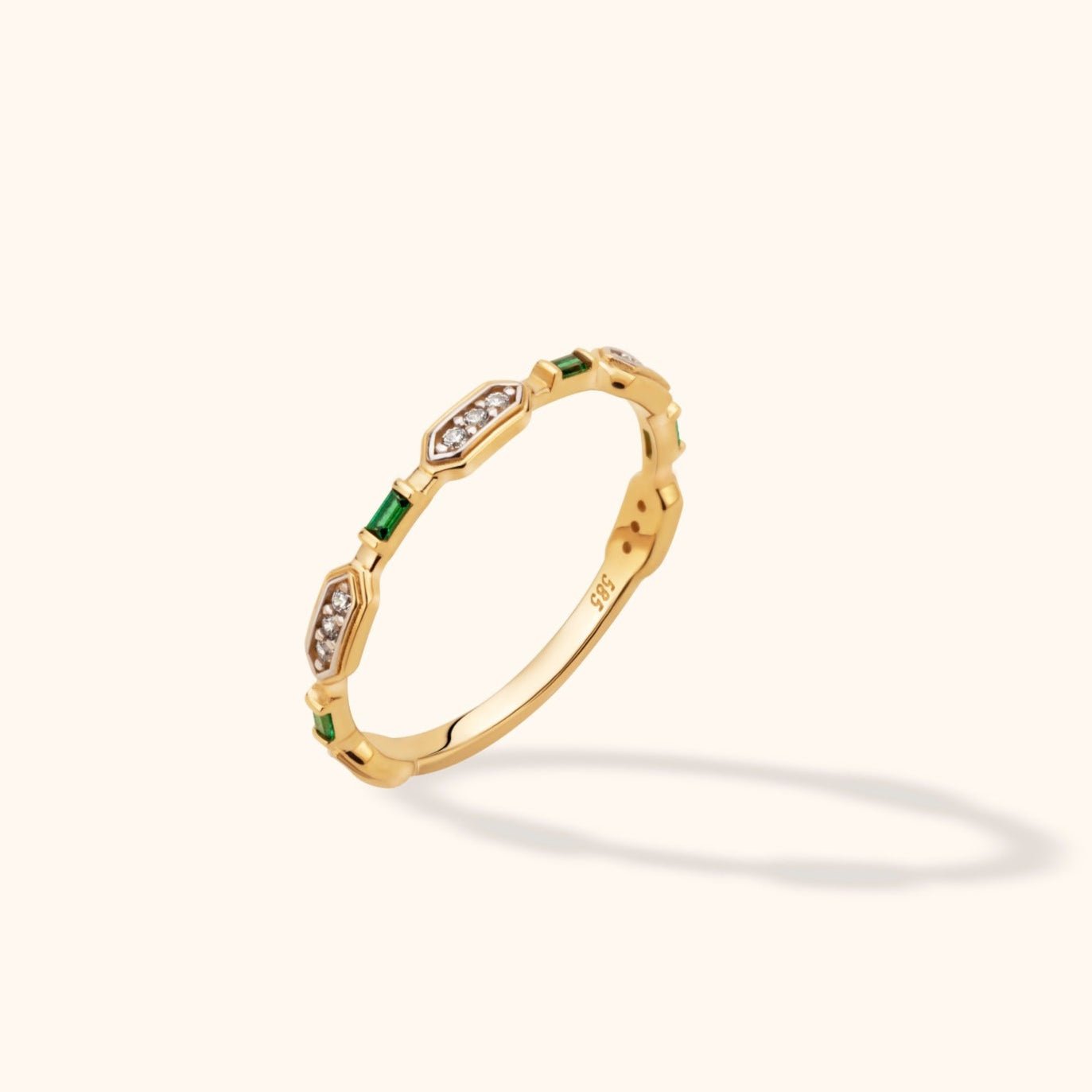 14K Äkta Guld Ring Dam med Gröna Stenar – Elegant Mönstrad Designring - Noxlookjewelry
