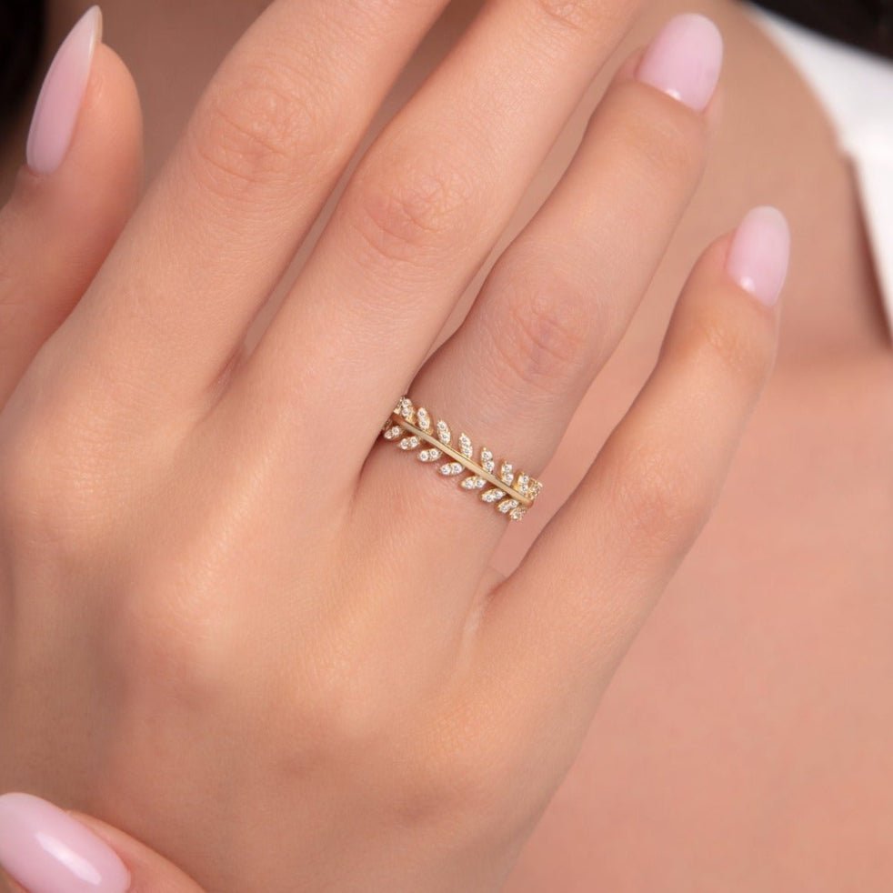 14K Äkta Guld Ring Dam med Stenar – Elegant Bladring i Laurel Design för Dam - Noxlookjewelry