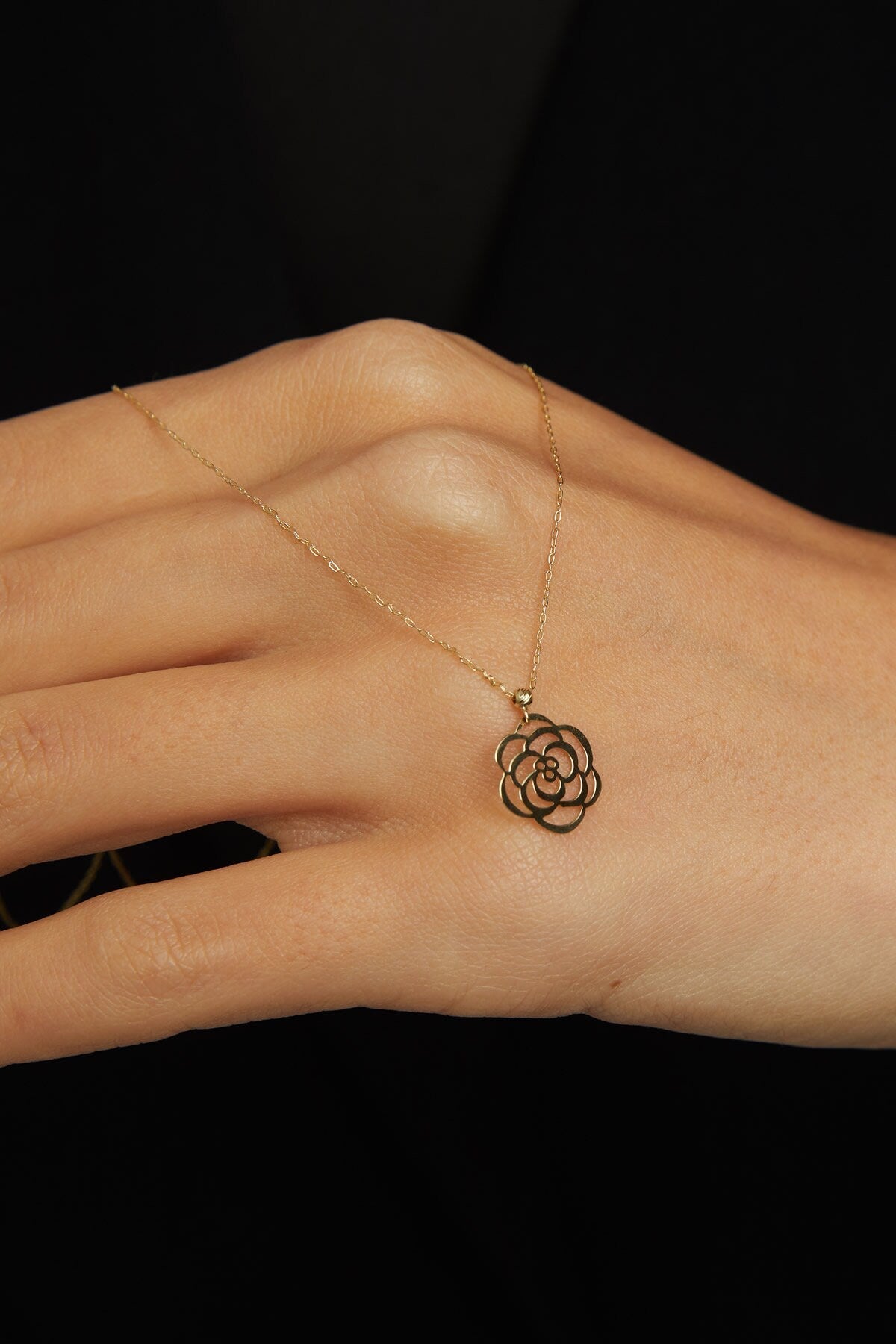 14K Äkta Guld Ros Halsband Dam – Elegant Tunt Guldhalsband i 585 Guld - Noxlookjewelry