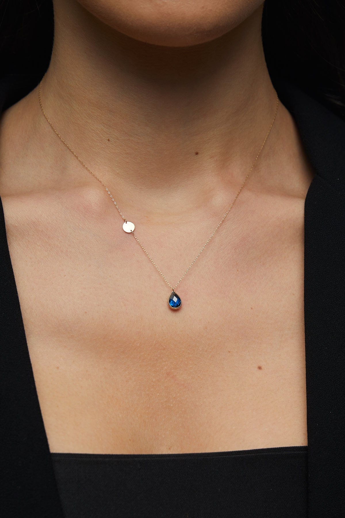 14K Äkta Guld Sapphire Drop Initial Halsband – Personligt Smycke - Noxlookjewelry