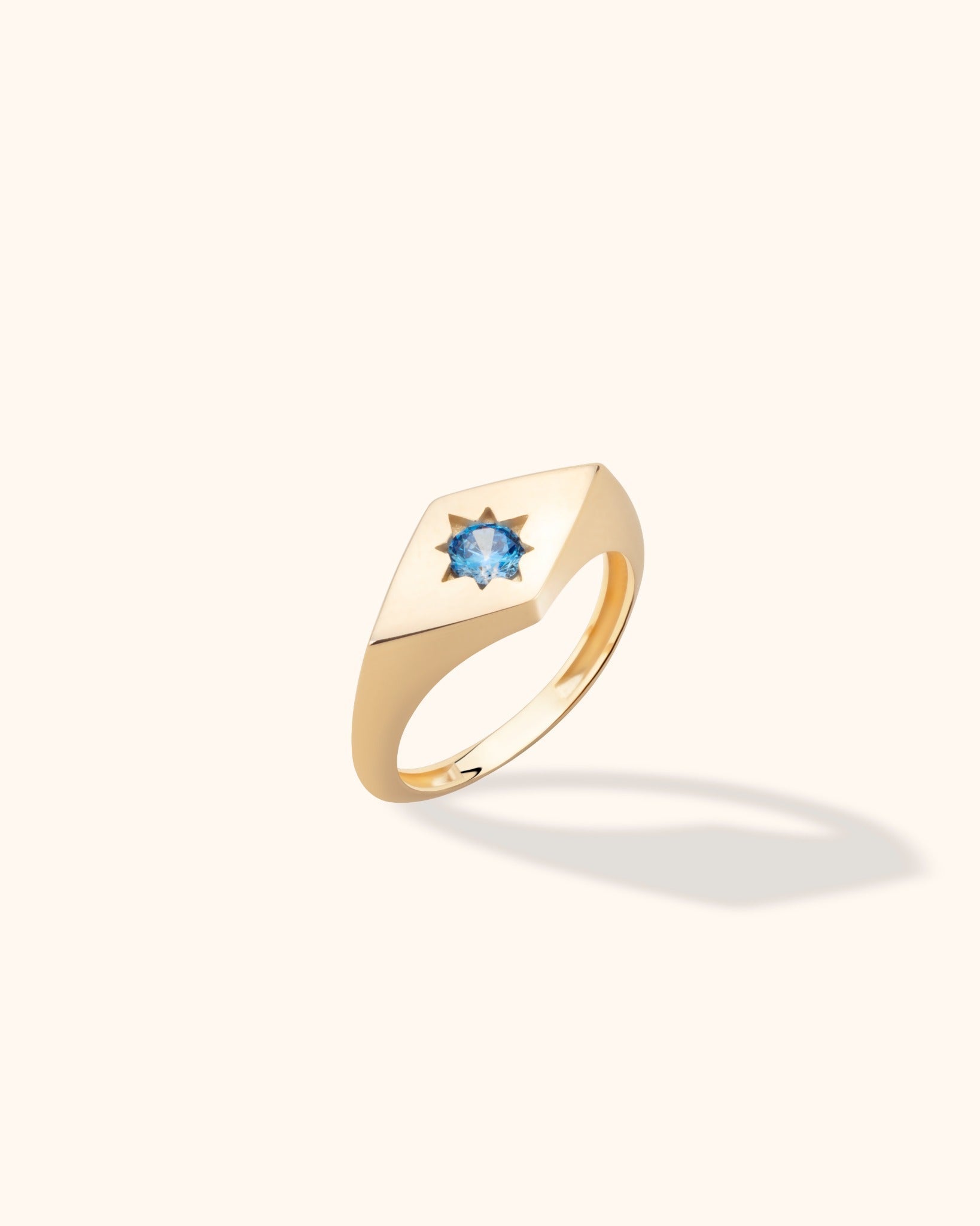 14K Äkta Guld Signetring Dam med Blå Sten – Elegant Modern Guldring - Noxlookjewelry