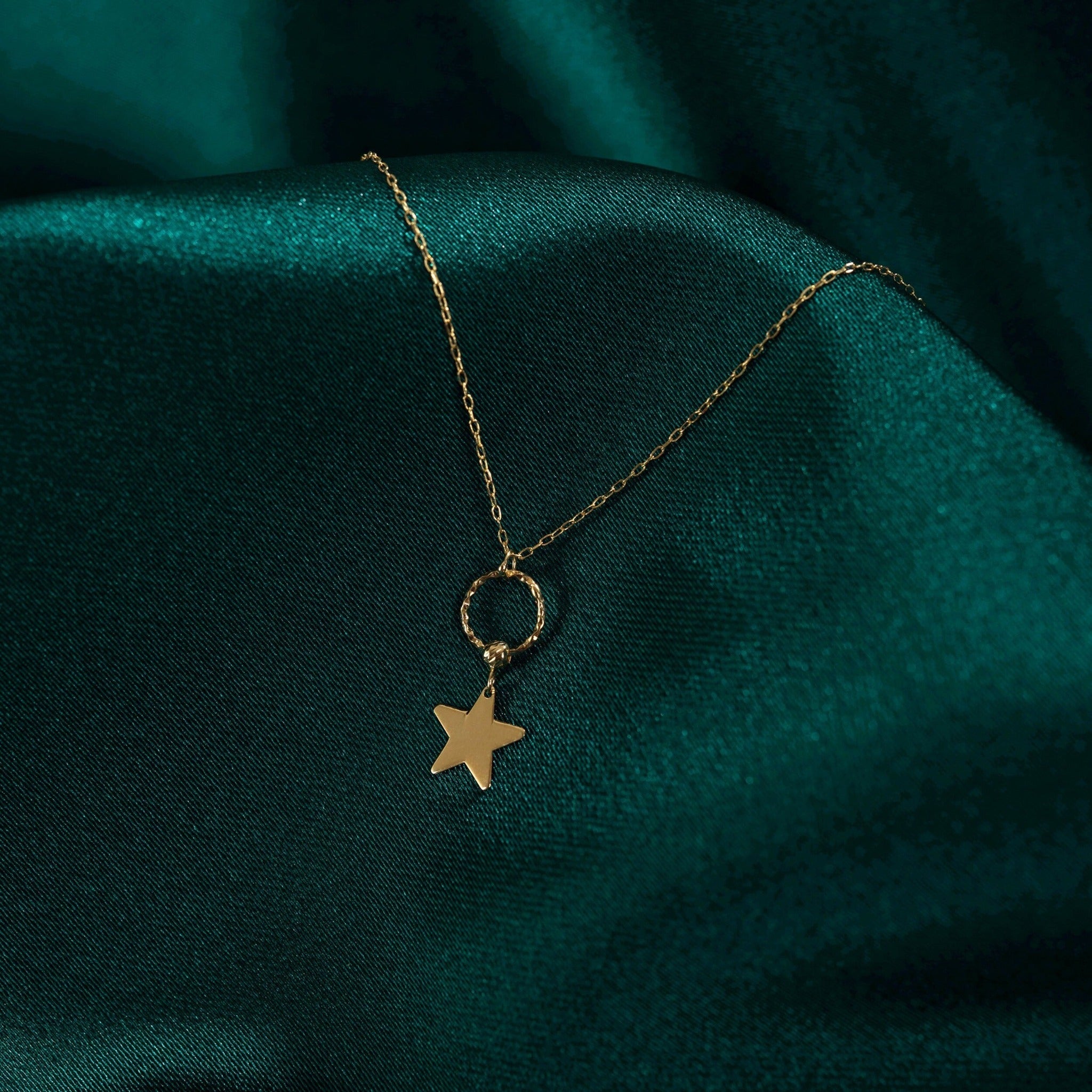 14K Äkta Guld Stjärnhalsband Dam – Elegant Halsband med Stjärna i 585 Guld - Noxlookjewelry