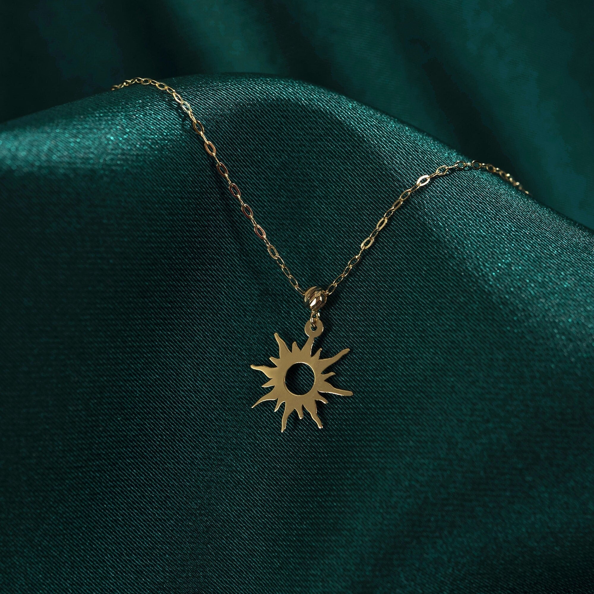 14K Äkta Guldhalsband Dam – Sol Halsband med Zirkon - Noxlookjewelry