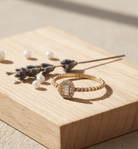 14K Guld Halo Ring med Baguette Stenar – Elegant Tunn Rope Band Ring - Noxlookjewelry