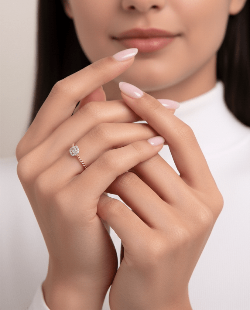 14K Guld Halo Ring med Baguette Stenar – Elegant Tunn Rope Band Ring - Noxlookjewelry