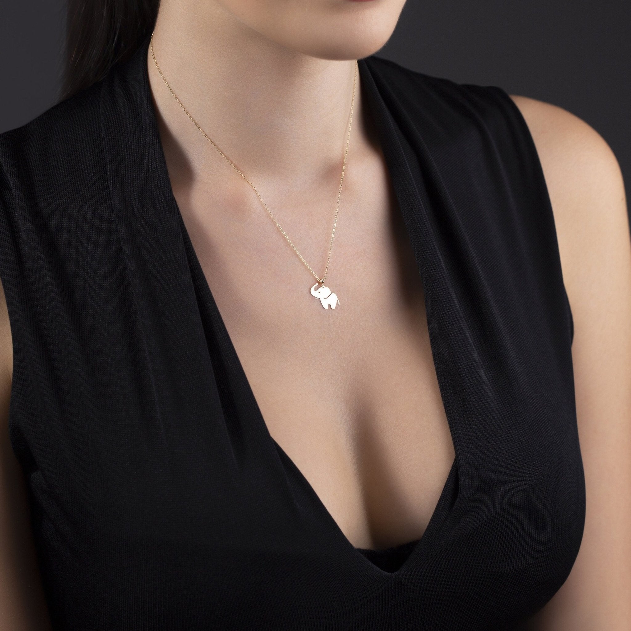 14K Guld Halsband med Minimalistisk Elefant Berlock - Lyckobringande Symbolisk Gåva - Noxlookjewelry