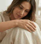 14K Guld Handkedja Dam Med Korsdetalj Och Elegant Minimalistisk Design - Noxlookjewelry