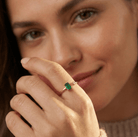 14K Guld Öppen Ring med Grön Sten för Dam – Elegant Designring i Minimalistisk Stil - Noxlookjewelry
