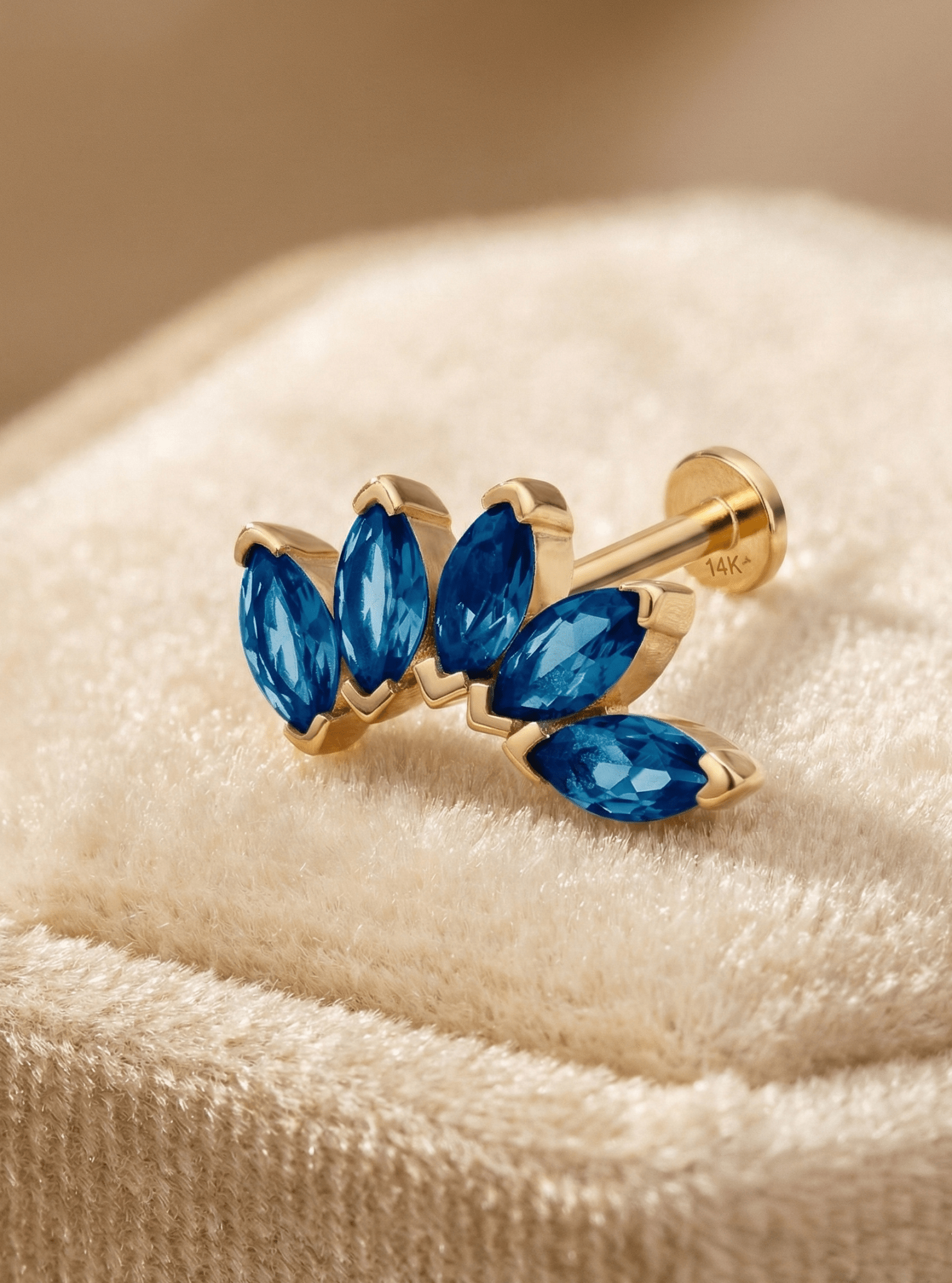 14K Guld Piercing Med Blå Marquise Clusterdesign I Elegant Bladstil - Noxlookjewelry