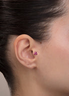 14K Guld Piercing Med Rosa Trestenskluster Och Elegant Design - Noxlookjewelry