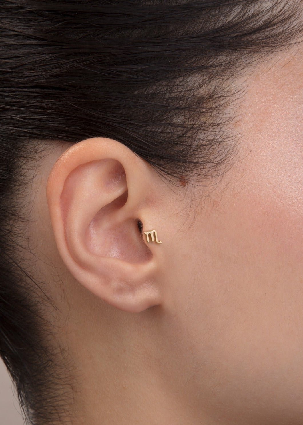 14K Guld Piercing Med Skorpionen Symbol I Stilren Zodiakdesign - Noxlookjewelry