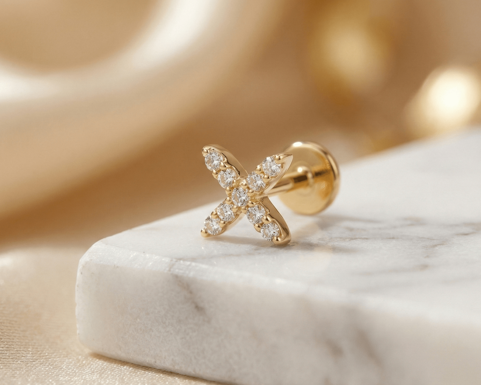 14K Guld Piercing Med Stjärnclusterdesign Och Elegant Minimalistisk Stil - Noxlookjewelry