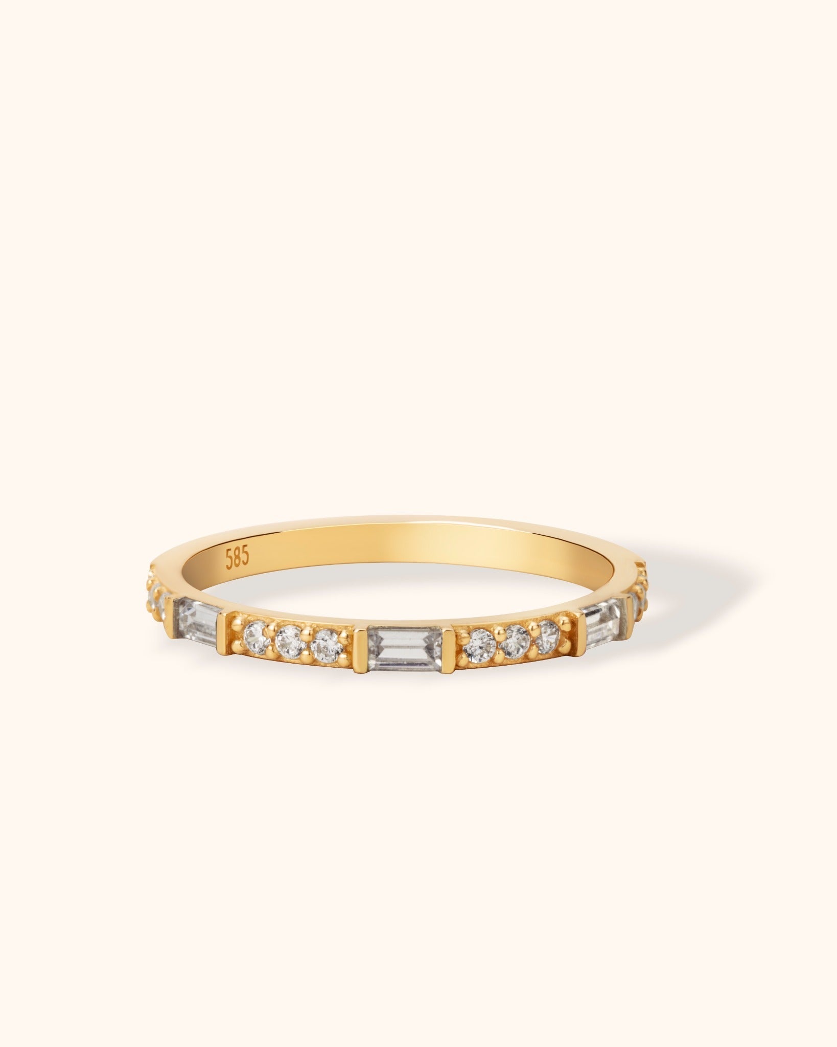 14K Guld Ring Dam med Baguette och Runda Stenar – Elegant Tunn Stapelbar Guldring - Noxlookjewelry