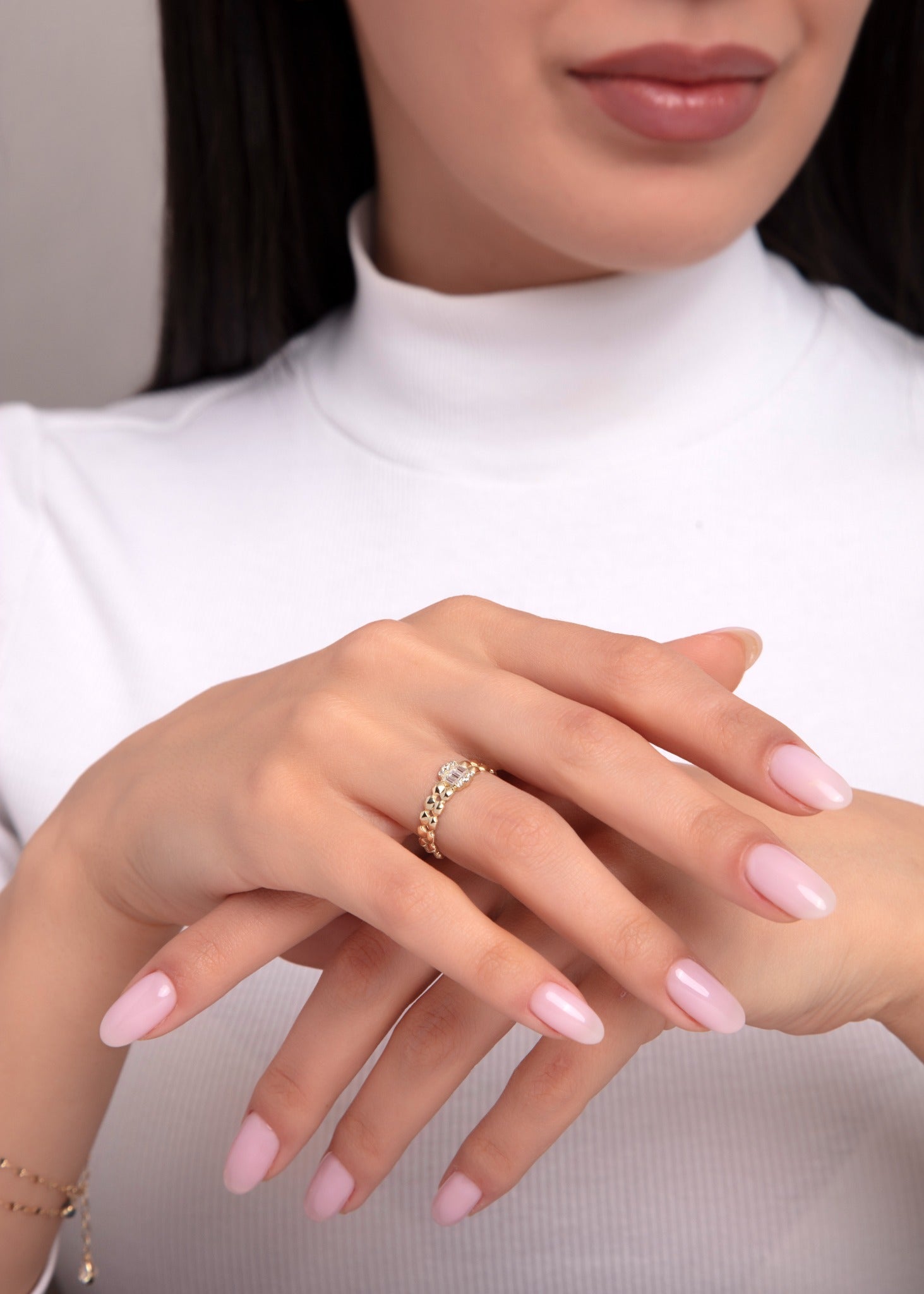 14K Guld Ring Dam med Baguette Sten – Elegant Kedjedesign Guldring - Noxlookjewelry