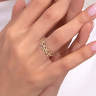 14K Guld Ring Dam med Stenar – Elegant Vågig Kedjedesign Guldring - Noxlookjewelry