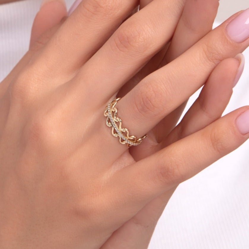 14K Guld Ring Dam med Stenar – Elegant Vågig Kedjedesign Guldring - Noxlookjewelry