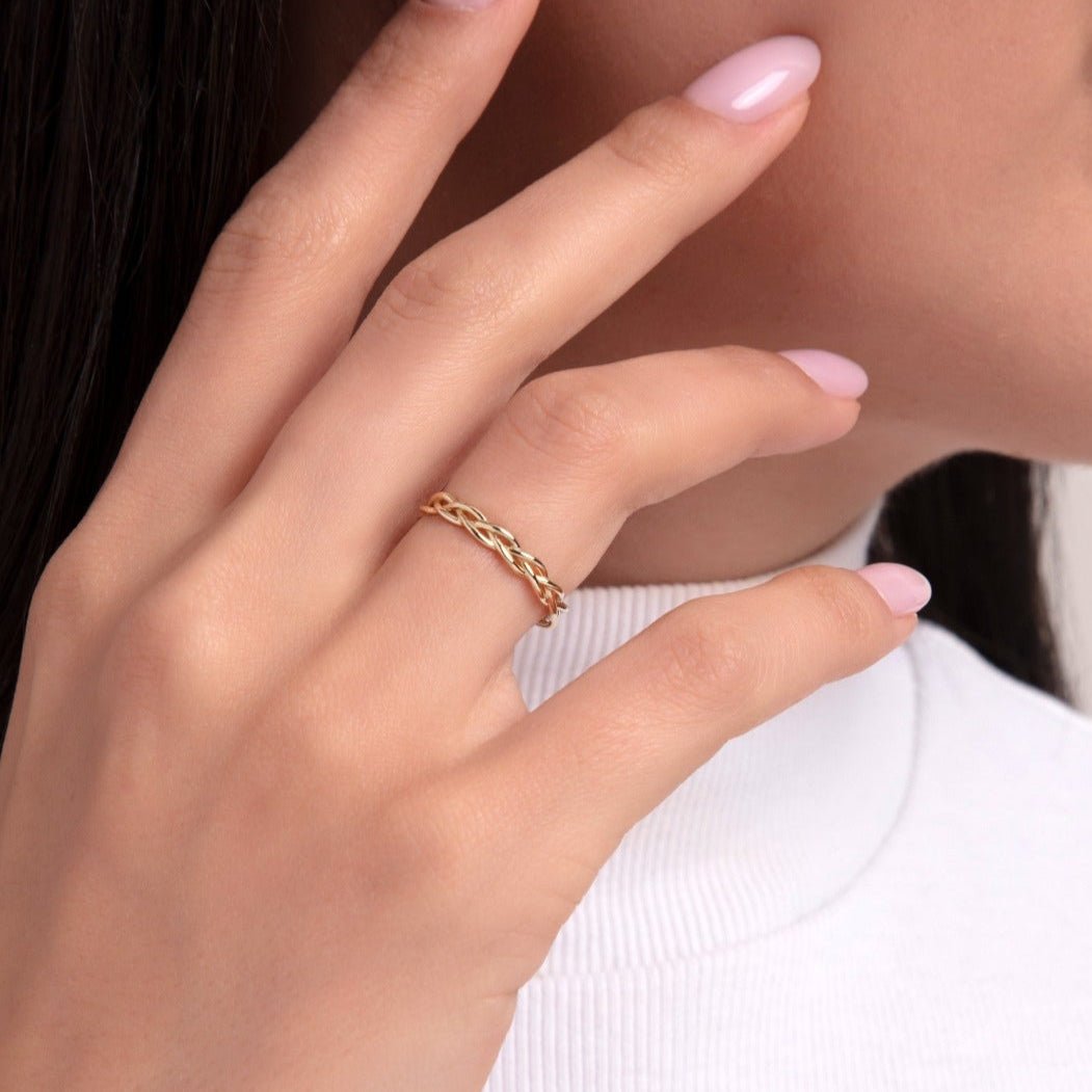 14K Guld Ring Dam – Tvinnad Flätad Guldring i Elegant Design - Noxlookjewelry