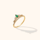 14K Guld Ring med Grön Sten för Dam – Elegant Tiararing med Gnistrande Stenar - Noxlookjewelry