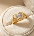 14K Guld Ring med Hjärta och Stenar för Dam – Elegant Signetring i Äkta Guld - Noxlookjewelry