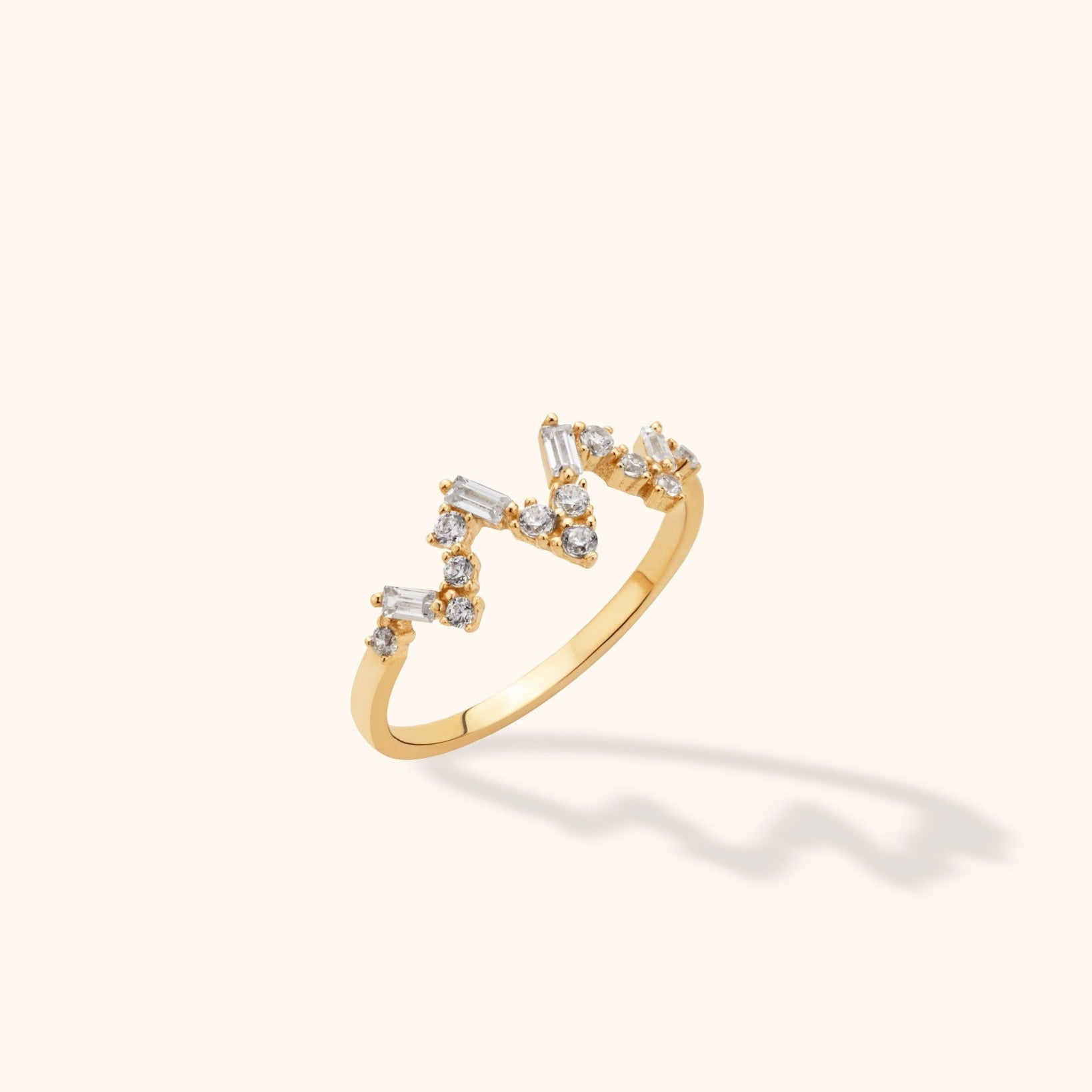 14K Guld Ring med Stenar för Dam – Elegant Tunn Designring med Vågformad Detalj - Noxlookjewelry