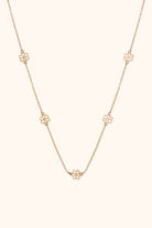 14K Guld Station Halsband med Utskurna Blommor - Elegant Minimalistisk Kedja för Damer - Noxlookjewelry