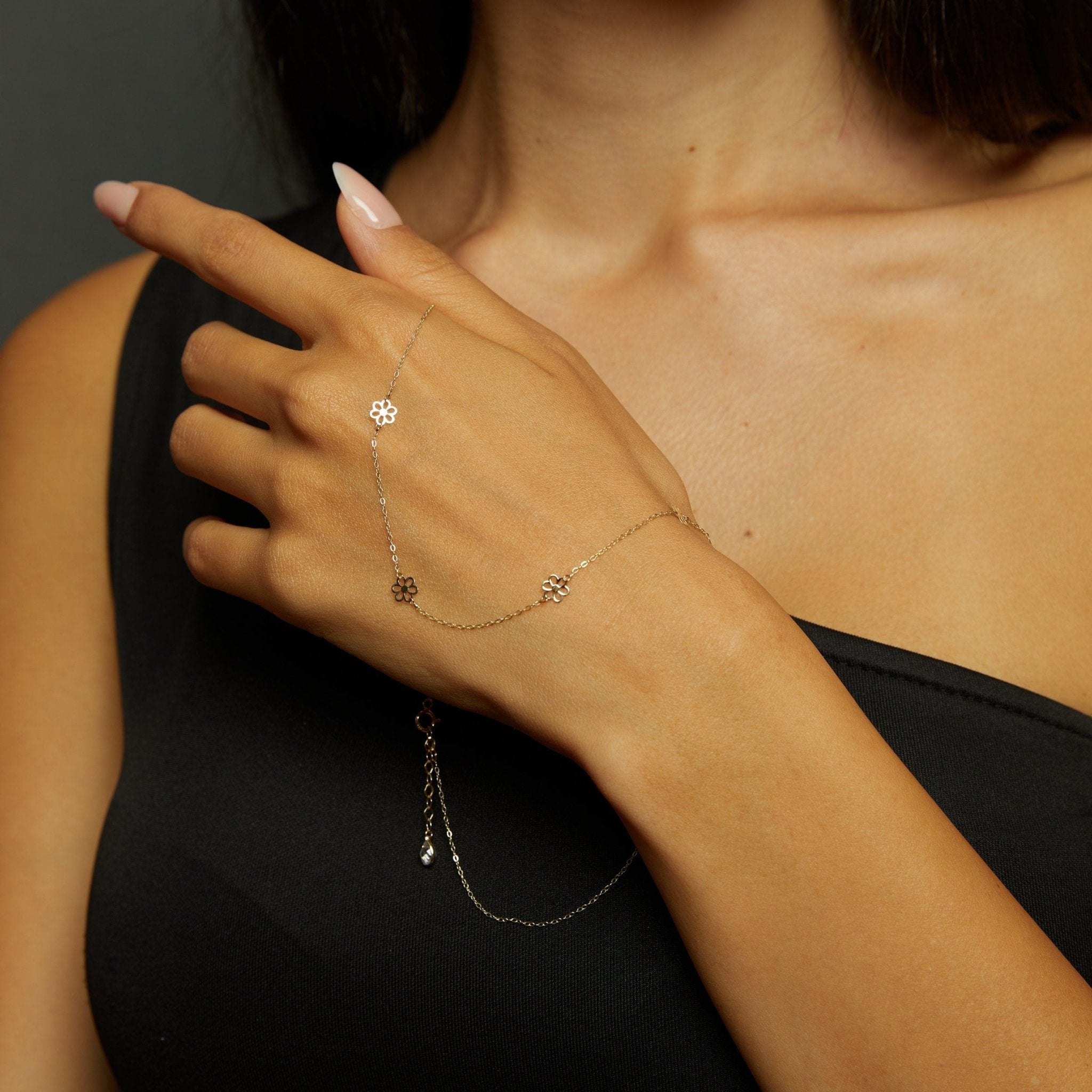 14K Guld Station Halsband med Utskurna Blommor - Elegant Minimalistisk Kedja för Damer - Noxlookjewelry