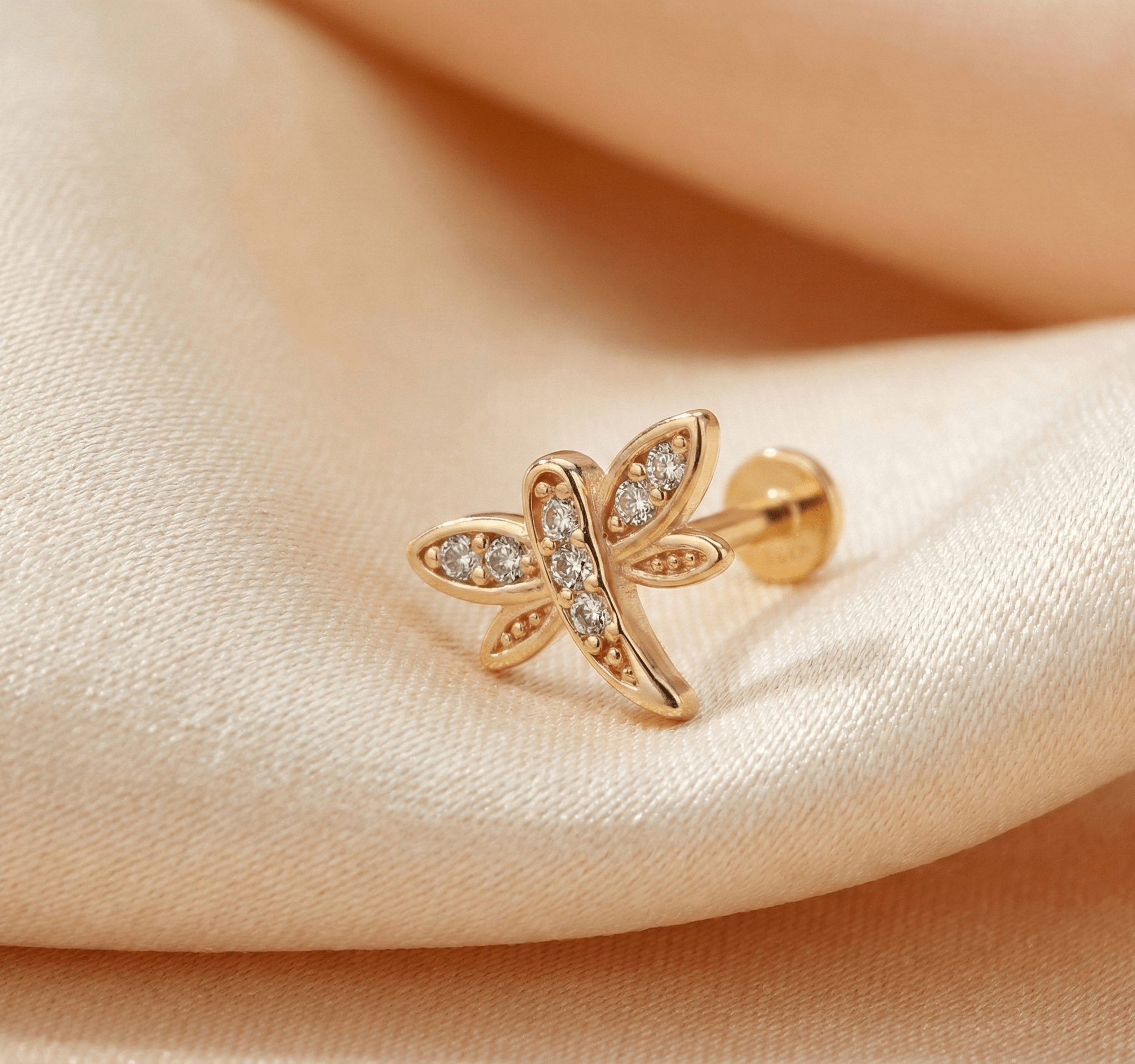 14K Guld Traguspiercing Med Fjärilsmotiv I Elegant Öppen Design - Noxlookjewelry