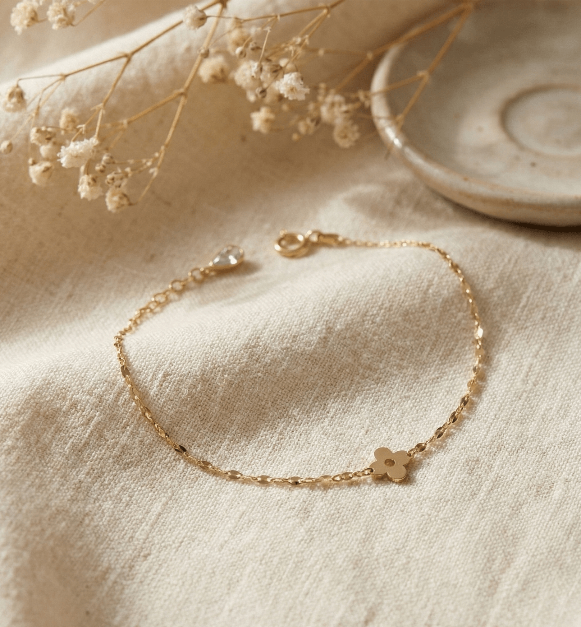 14K Guldarmband Dam Med Blommotiv Och Elegant Minimalistisk Stil - Noxlookjewelry