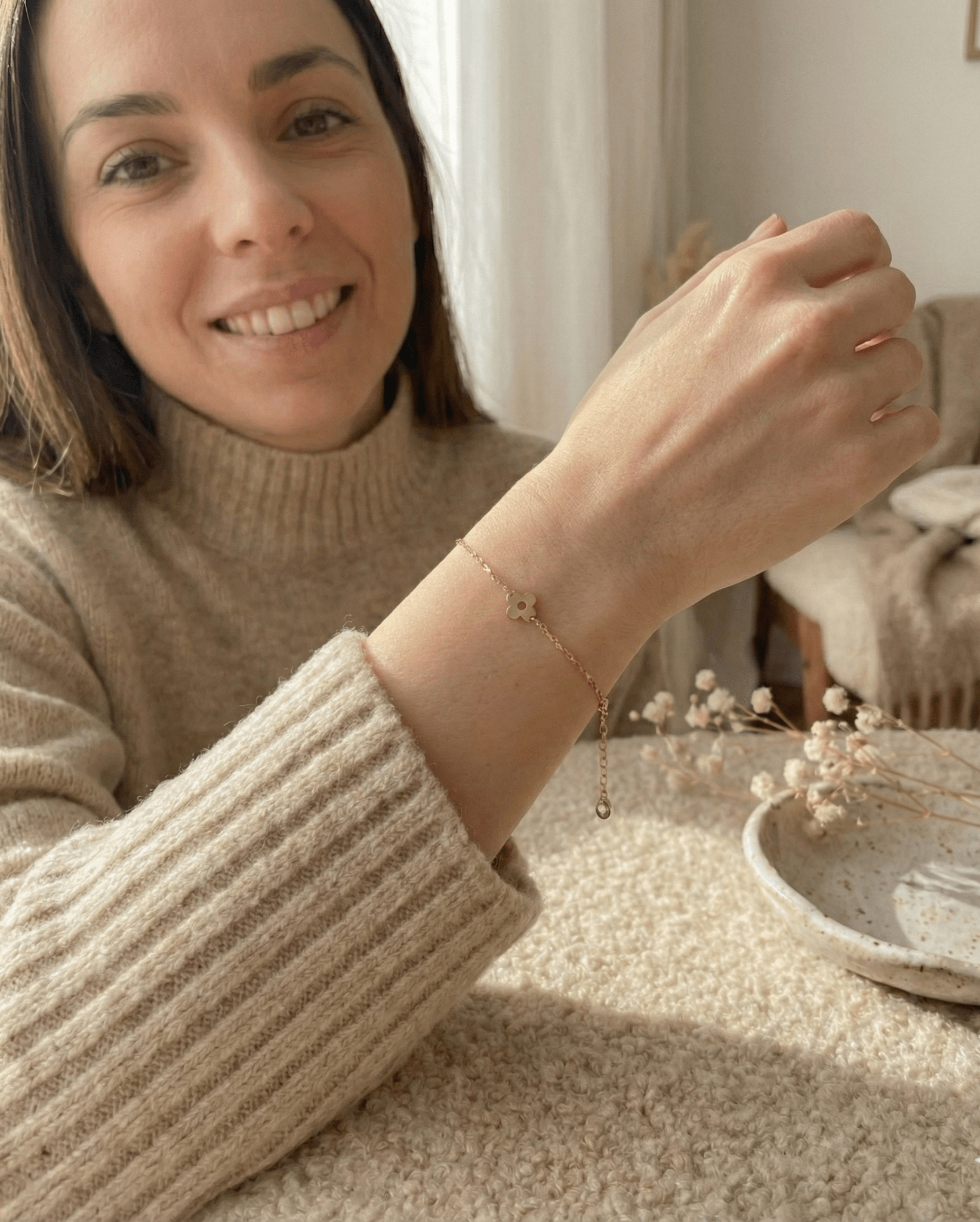 14K Guldarmband Dam Med Blommotiv Och Elegant Minimalistisk Stil - Noxlookjewelry