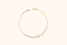 14K Guldarmband Dam Med Kors Och Elegant Minimalistisk Design - Noxlookjewelry