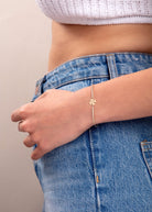 14K Guldarmband Dam Med Lyckoklöver Och Elegant Minimalistisk Design - Noxlookjewelry