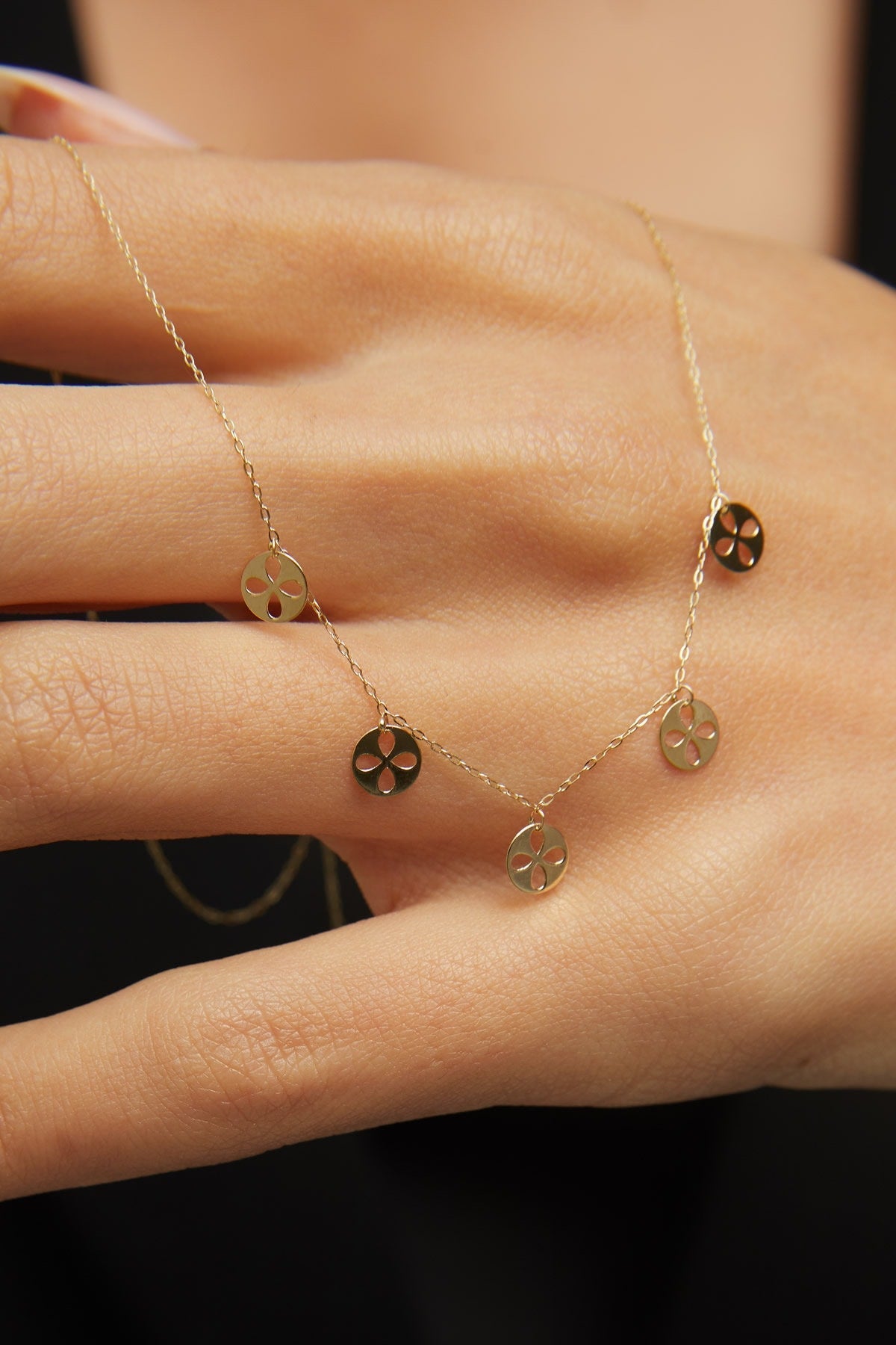 14K Guldhalsband Dam Klöver Halsband I Äkta Guld Minimalistiskt Guldhalsband Med Klöver - Noxlookjewelry