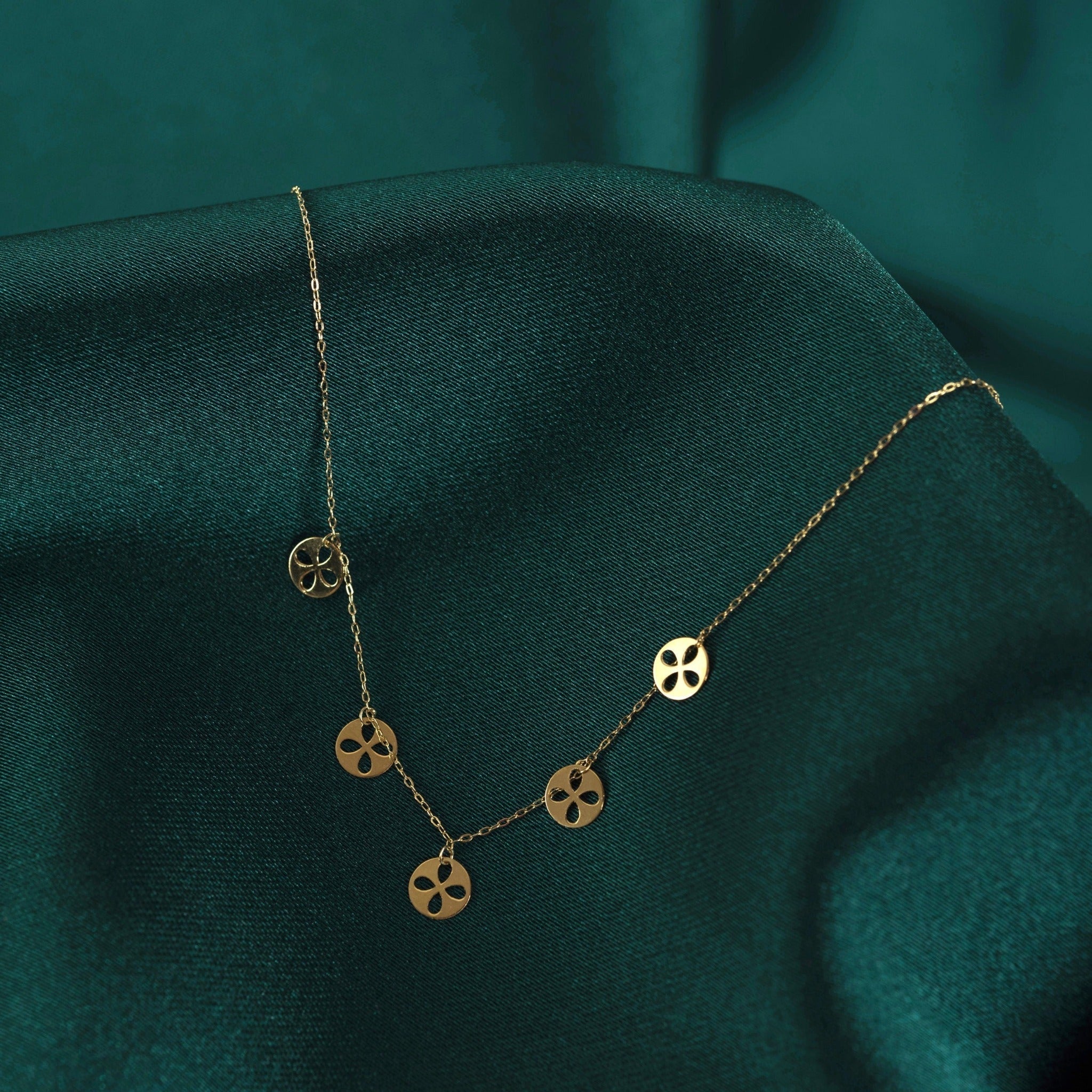 14K Guldhalsband Dam Klöver Halsband I Äkta Guld Minimalistiskt Guldhalsband Med Klöver - Noxlookjewelry