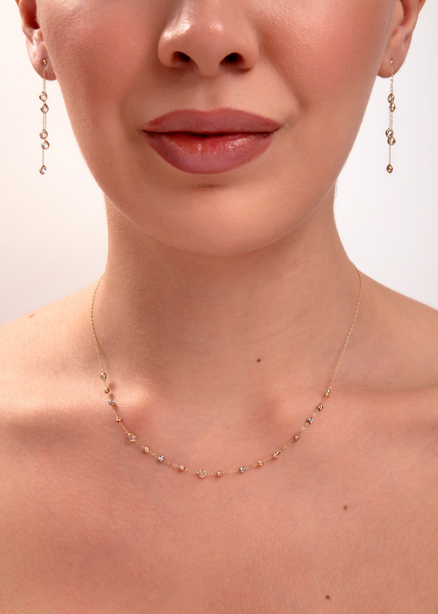 14K Guldhalsband Dam Med Flerfärgade Detaljer Och Elegant Minimalistisk Stil - Noxlookjewelry