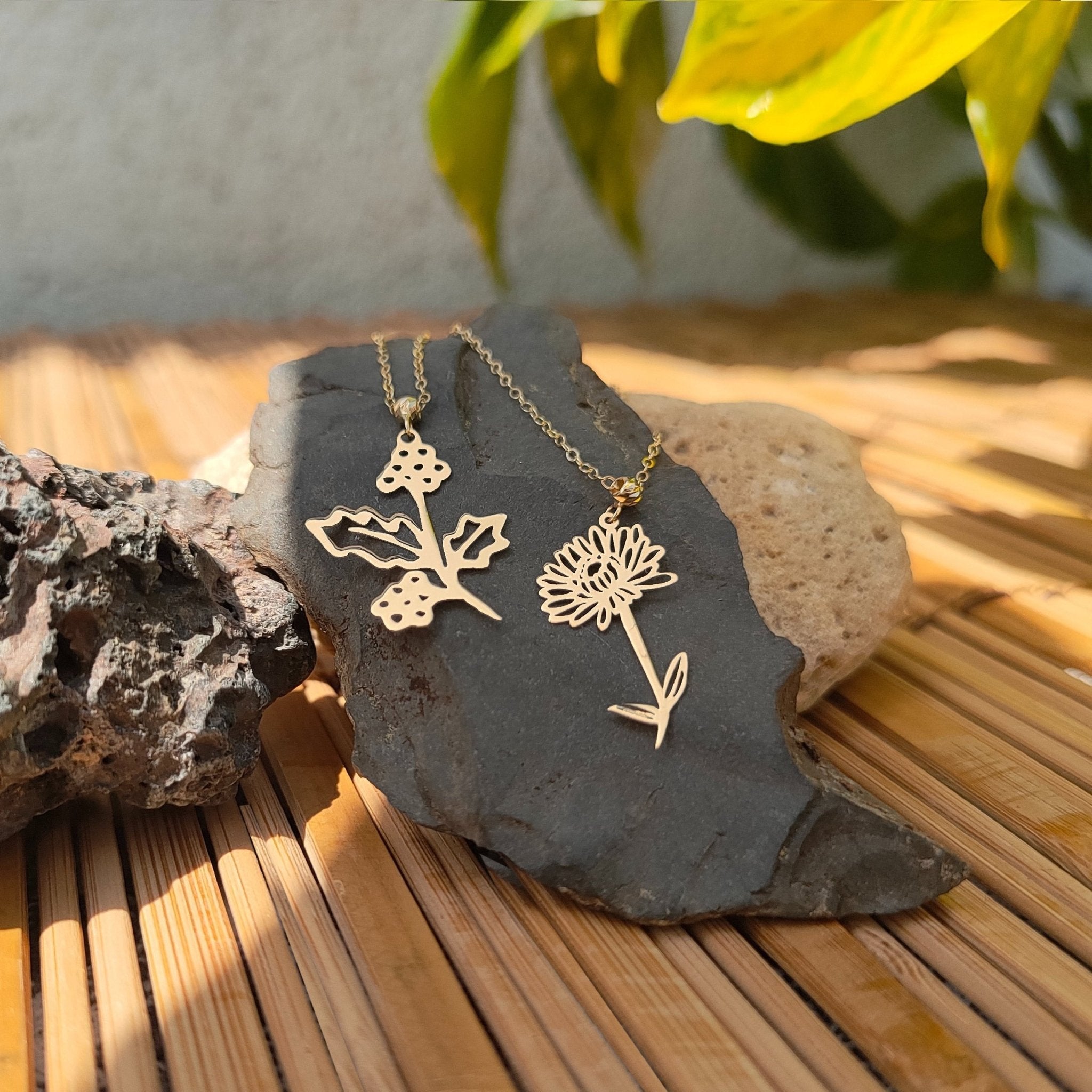 14K Guldhalsband Dam Med Födelseblomma Personligt Halsband i Äkta Guld - Noxlookjewelry