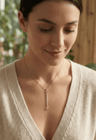 14K Guldhalsband Dam Med Hängande Blommotiv Och Elegant Design - Noxlookjewelry