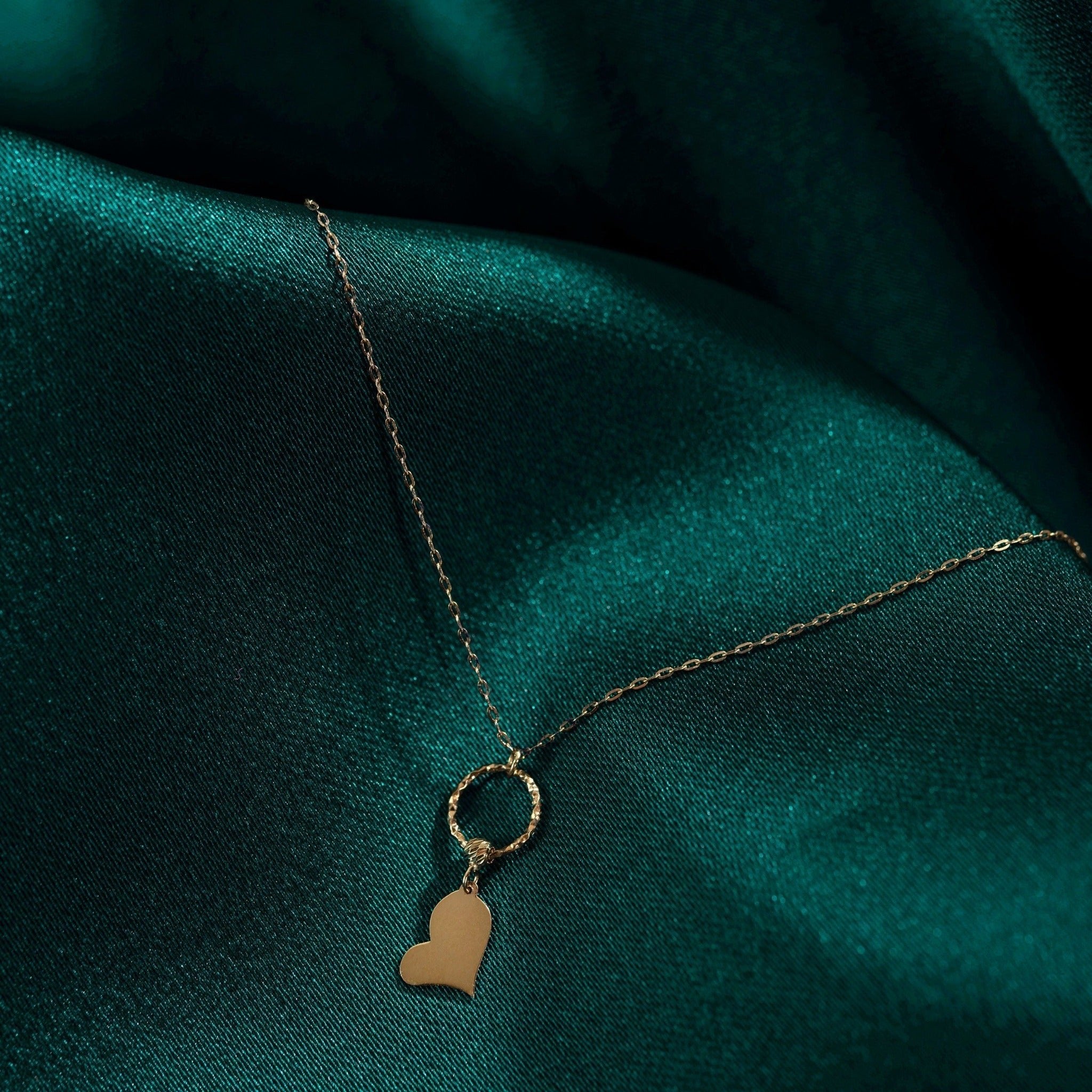 14K Guldhalsband Dam Med Hjärta Berlock I Äkta Guld Elegant Hjärta Halsband Med Tunn Guldkedja - Noxlookjewelry