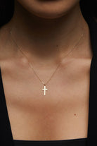 14K Guldhalsband Dam Med Kors I Äkta Guld Minimalistiskt Kors Halsband - Noxlookjewelry