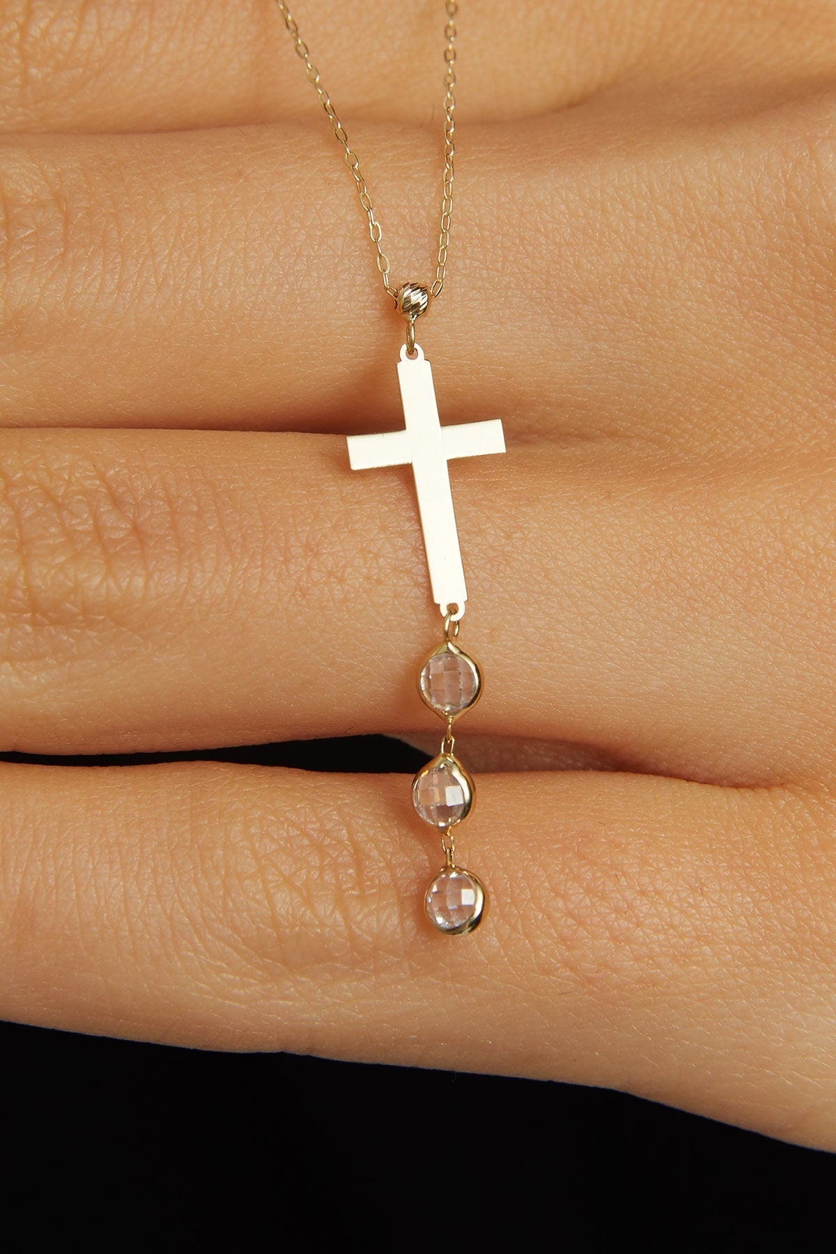 14K Guldhalsband Dam Med Kors Och Stenar I Äkta Guld Elegant Kors Halsband - Noxlookjewelry