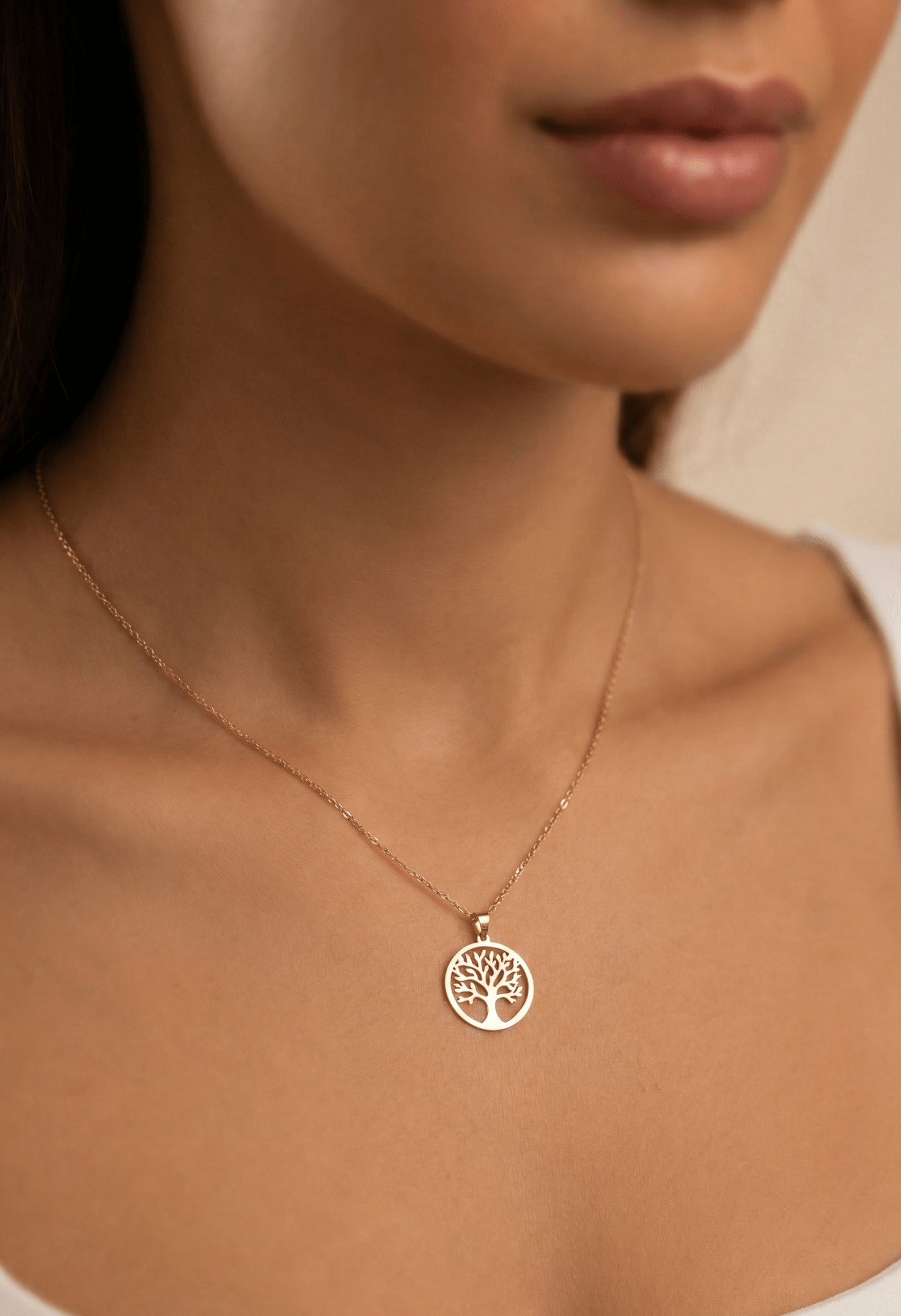 14K Guldhalsband Dam Med Livets Träd Och Elegant Minimalistisk Design - Noxlookjewelry