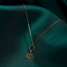 14K Guldhalsband Dam Med Lotus Blomma Berlock I Äkta Guld Elegant Guld Halsband Med Tunn Guldkedja - Noxlookjewelry