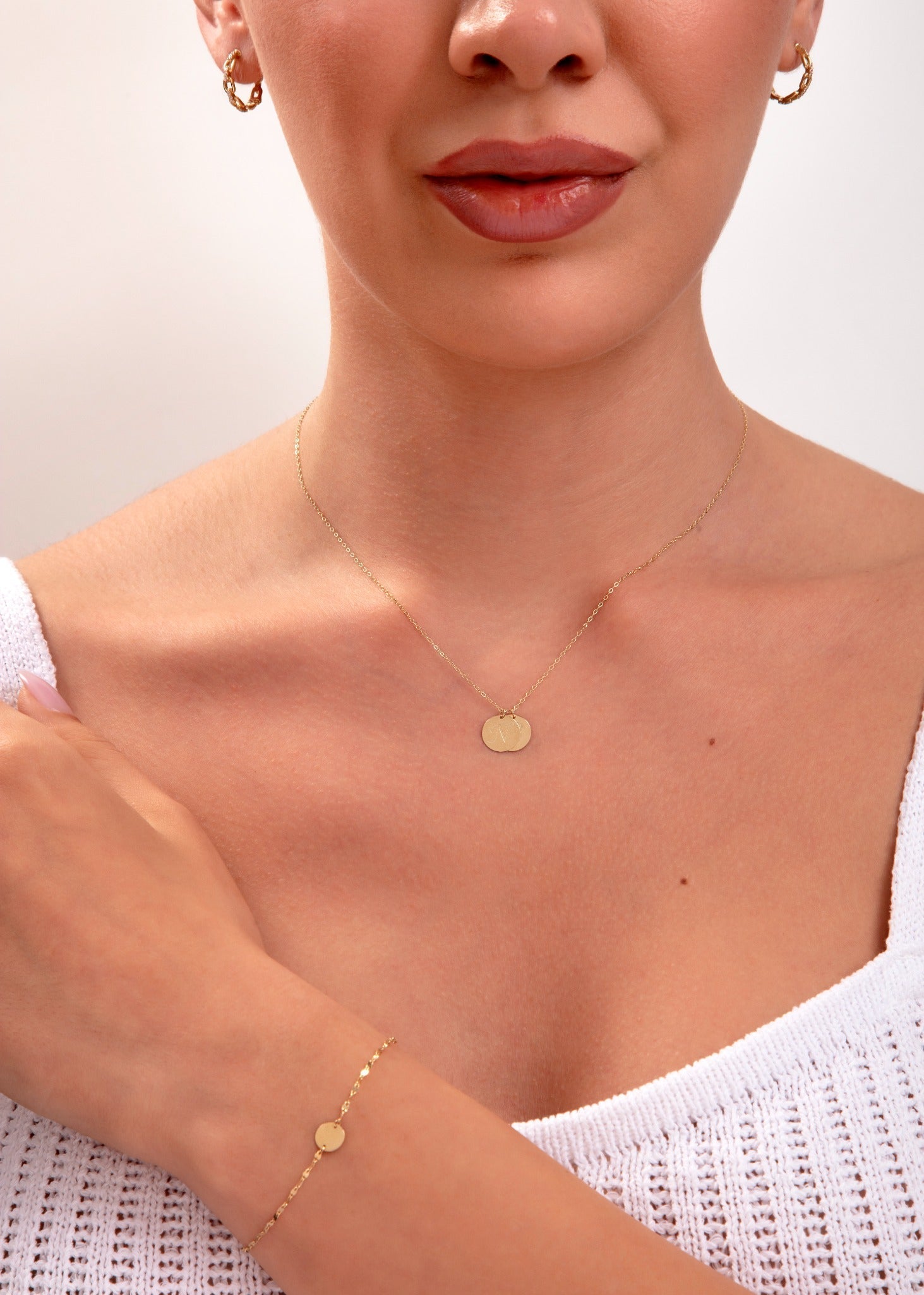 14K Guldhalsband Dam Med Personliga Monogramskivor Och Elegant Minimalistisk Design - Noxlookjewelry