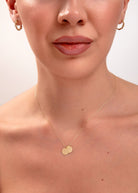 14K Guldhalsband Dam Med Personliga Monogramskivor Och Elegant Minimalistisk Design - Noxlookjewelry