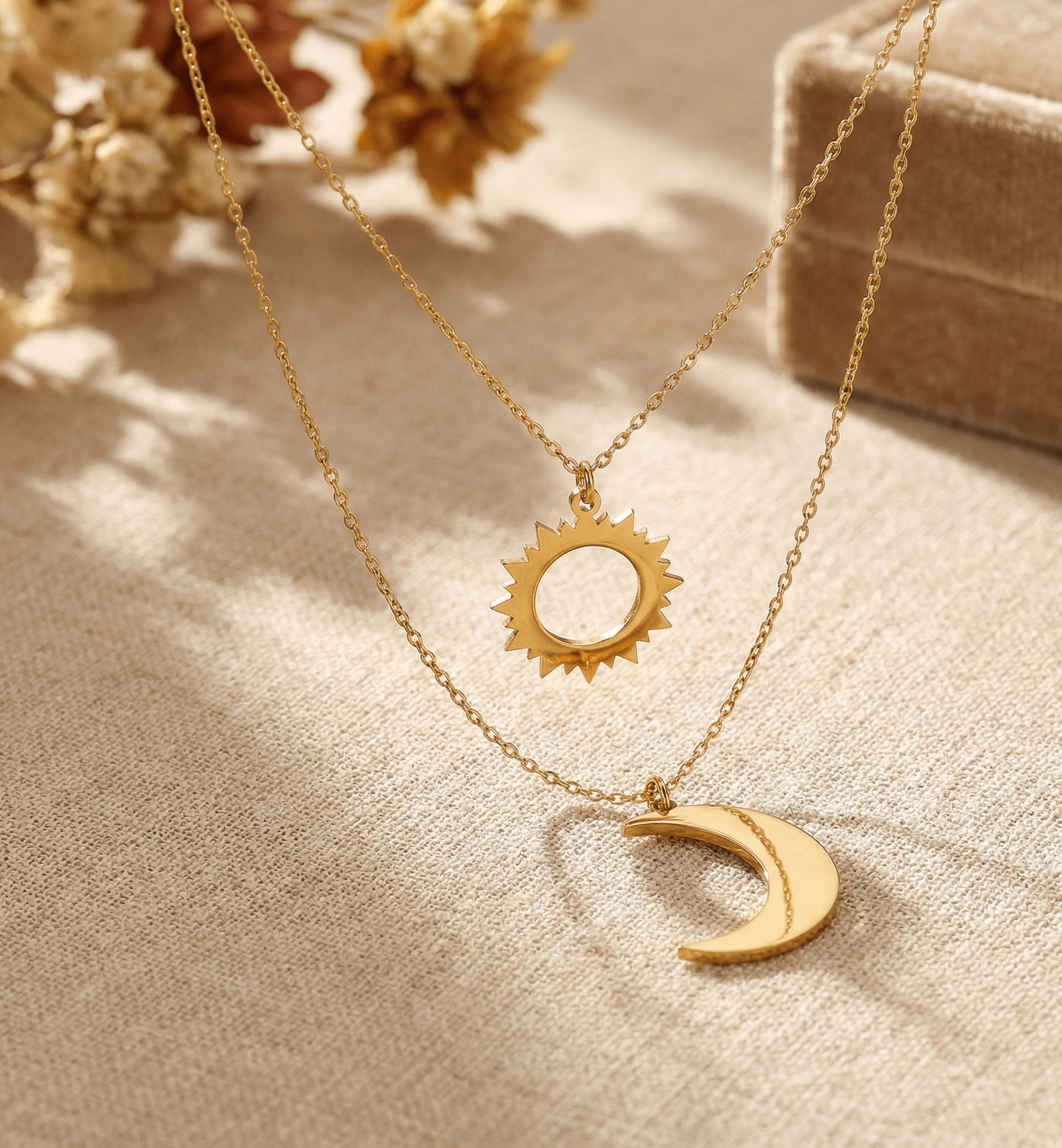 14K Guldhalsband Dam Med Sol Och Måne I Dubbel Lagerdesign - Noxlookjewelry