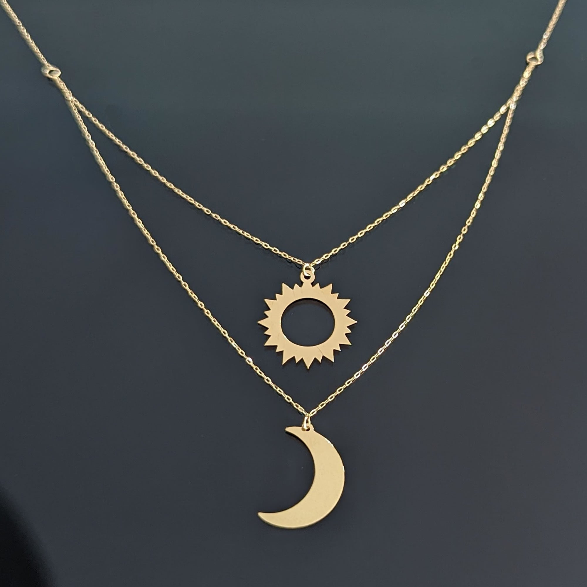 14K Guldhalsband Dam Med Sol Och Måne I Dubbel Lagerdesign - Noxlookjewelry